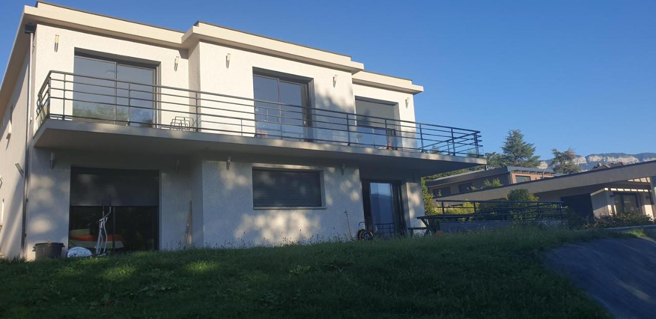 אקס-לה-באינס Petit Studio Dans Villa Bord De Lac מראה חיצוני תמונה