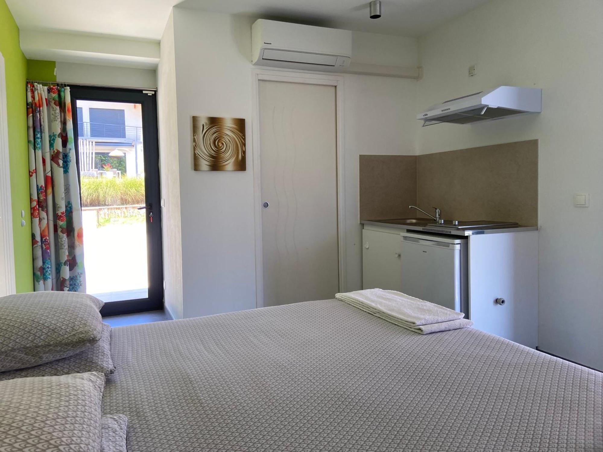 אקס-לה-באינס Petit Studio Dans Villa Bord De Lac מראה חיצוני תמונה